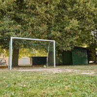 "AFbJ_Außengelaende_Fußballtor.jpg"