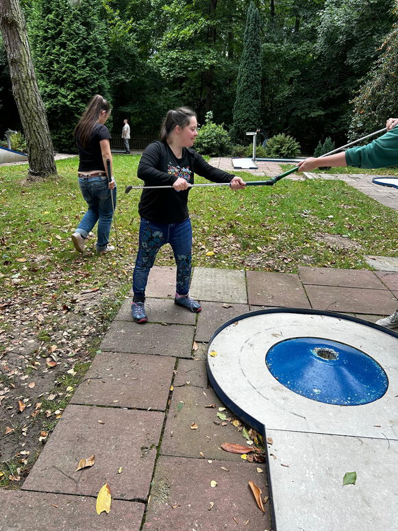 "Maya_Minigolf02.jpg"